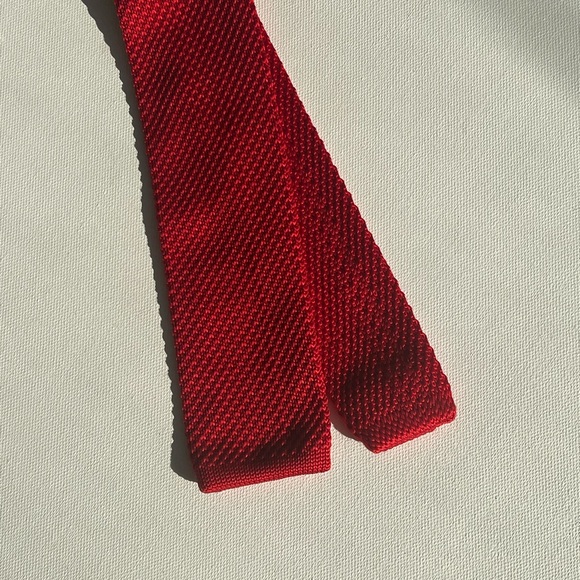 H&M red knitted tie - Picture 3 of 5